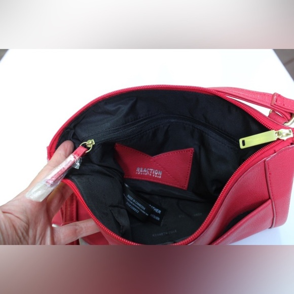 Reaction Kenneth Cole cross body bag - Picture 4 of 8